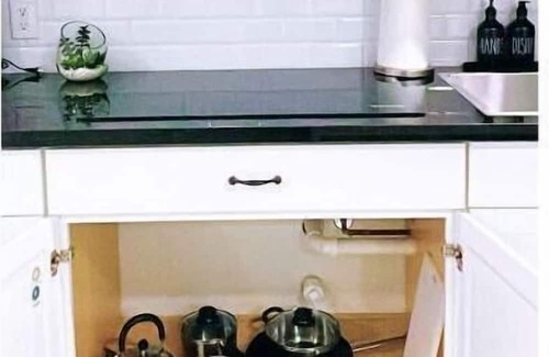 Houston Apartment | Luxury Studio-Apt w/ Jacuzzi 8 mi from IAH