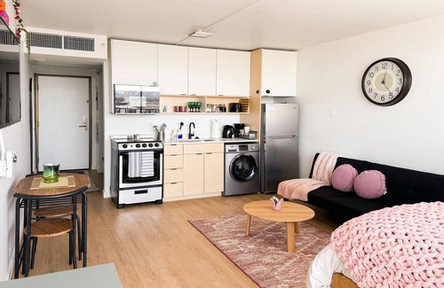 Downtown Salt Lake City Apartment | 11th Floor Cozy 1-bedroom apartment with AC and WiFi in awesome Salt Lake City