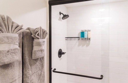 Downtown Salt Lake City Apartment | 11th Floor Cozy 1-bedroom apartment with AC and WiFi in awesome Salt Lake City