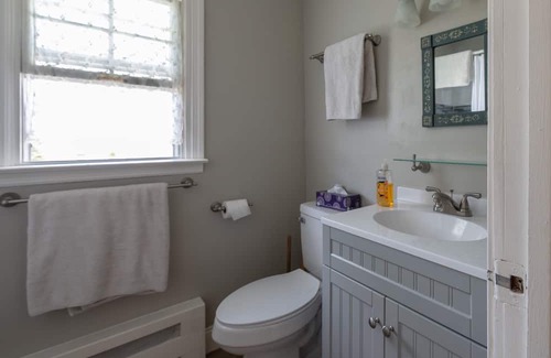 Wallingford Center House | Wonderful 3 BR Home w/ Indoor Fireplace near CT Historical Places
