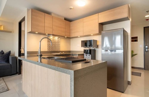 Pinagsama Condo | Condo at Venice Mall | near Airport, BGC & Makati