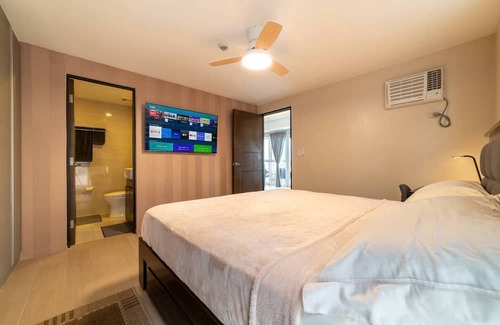 Pinagsama Condo | Condo at Venice Mall | near Airport, BGC & Makati