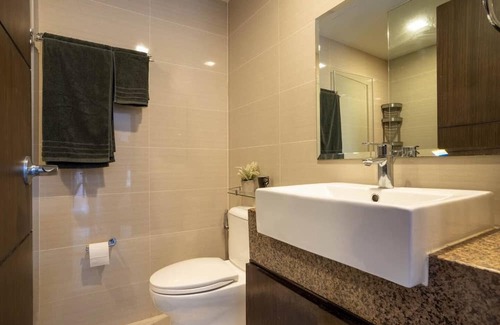 Pinagsama Condo | Condo at Venice Mall | near Airport, BGC & Makati