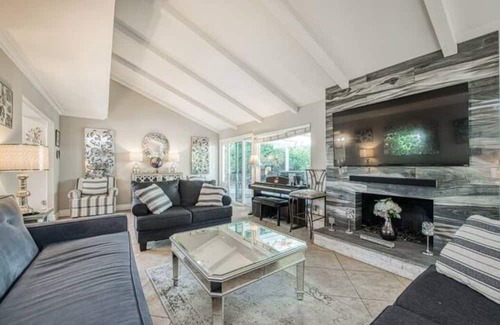 Mission Viejo House | 3Br/2Ba Gem in So. Orange County! Enjoy Lake & Pool Access. Your perfect retreat