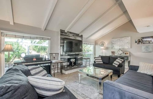 Mission Viejo House | 3Br/2Ba Gem in So. Orange County! Enjoy Lake & Pool Access. Your perfect retreat