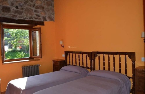 Bobia de Abajo House | Holiday Home 'La Corte Del Rondiellu 1' with Mountain View, Private Terrace and Wi-Fi