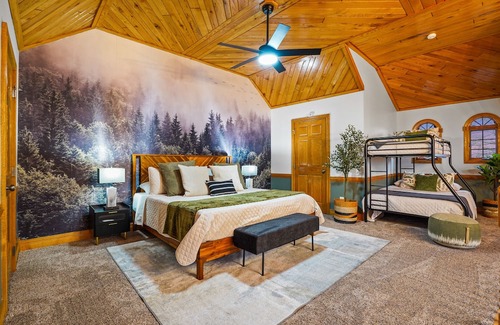 Laurelville House | Luxury: Ample amenities,stunning views, prime spot