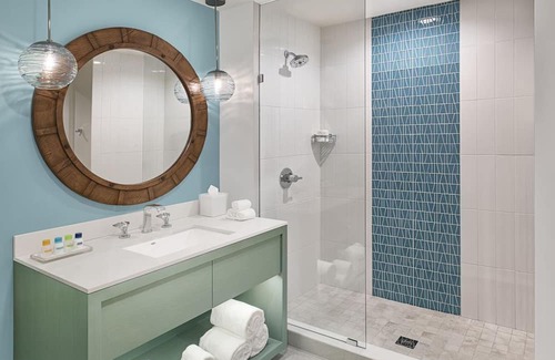 Rutledge Hill Apartment | CMA FEST WEEKEND! MARGARITAVILLE NASHVILLE! 6/6-6/10/24 Studio that sleeps 4!