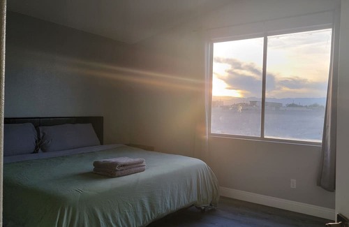 North Las Vegas House | Cozy 4-bedroom house 20 minutes to the Strip, 15 minutes to Downtown.