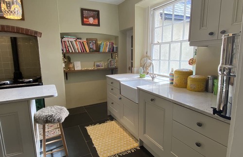 Saint Blazey House | Beautiful 4 Bedroom Georgian Home in Somerset Village with Infrared Sauna & Gym