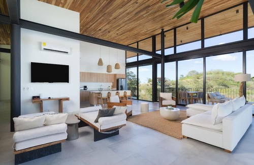 Tamarindo House | Spacious 4bedroom with spectacular view in gated community