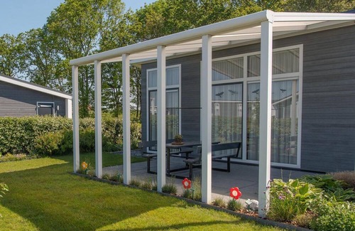 Wemeldinge House | Comfortable home with view of the forest.