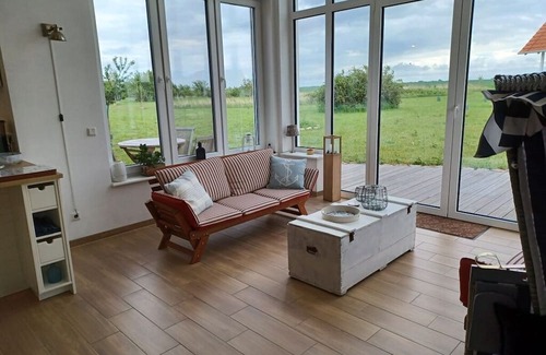 Trent Villa | "Sparrow's Nest" Modern retreat