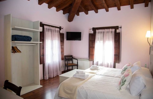Sotillo del Rincon House | El Valle Hotel Tiene Mucho Encanto en una de las Zonas más Bonitas de Soria