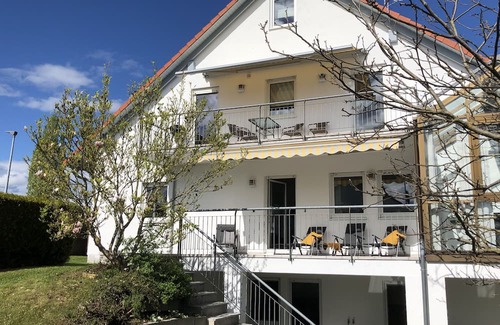 Medlingen Apartment | Spaceous apartment with garden for 8 persons
