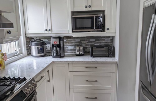 Barrie House | PRIVATE CASTLE in barrie Ontario canada THE second home 3 bedroom