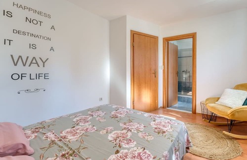 Klana Apartment | Lovely apartment with WIFI, private pool, A/C, hot tub, TV, terrace, panoramic view and parking