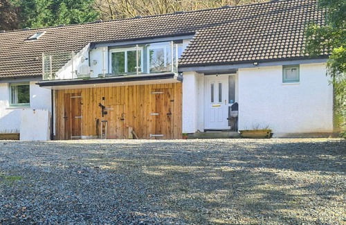 Cowal Peninsula Cottage | 4 bedroom accommodation in Loch Eck, near Dunoon
