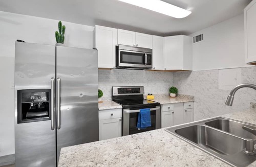 Village Grove Condo | 2.3 Miles From Downtown Scottsdale