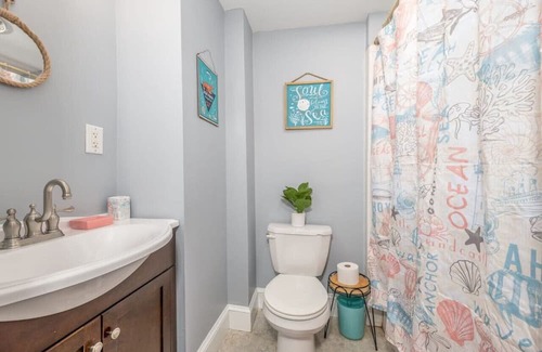 East Bayside Apartment | Your Home in Portland! Lovely 2BR Near Old Port