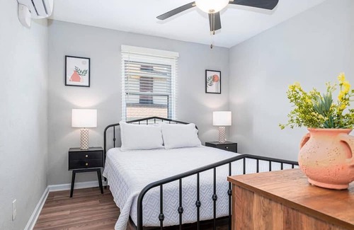 Cottage Line Apartment | The Tide Suite / Direct Beach Access