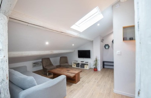 Gares Apartment | La Chic Comédie - Magnifique 2 Chambres Avec Salles de Bains Privatives - Wifi