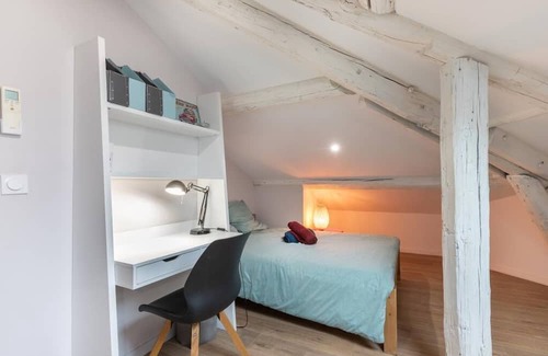 Gares Apartment | La Chic Comédie - Magnifique 2 Chambres Avec Salles de Bains Privatives - Wifi