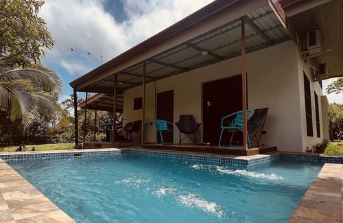 San Isidro de Grecia Cabin | EcoSky "Tranquil Retreat Near La Fortuna: Private Pool, Lake Access, and More!"