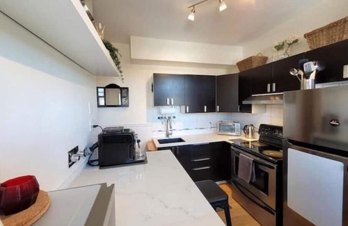 Verdun Apartment | Charming 1 bdrm + office near Verdun waterfront, many amenities for longer stays