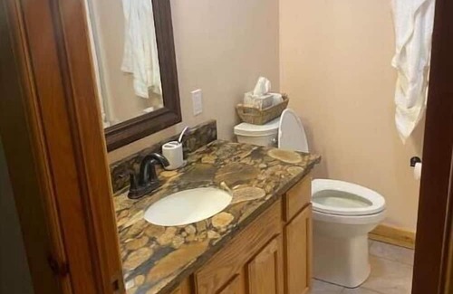 Montrose House | Cozy home 3 minutes to downtown