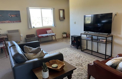 Mancos Apartment | Valle Verde Guesthouse in the heart of Mancos Valley. Pets Welcome!