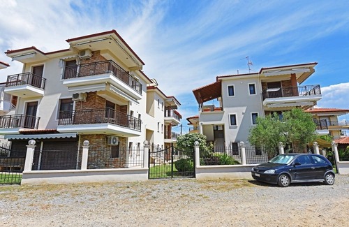 Paralia Dionysiou Apartment | Fibes Luxury Living 1 by RentalsPro