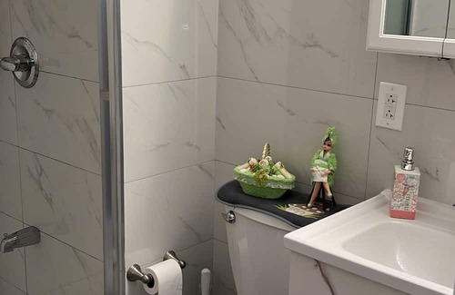 Kew Gardens Hills House | Shared room is ready to use