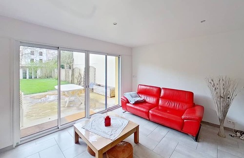 Velizy-Villacoublay House | House 2 steps from the forest - 30 minutes from Versailles
