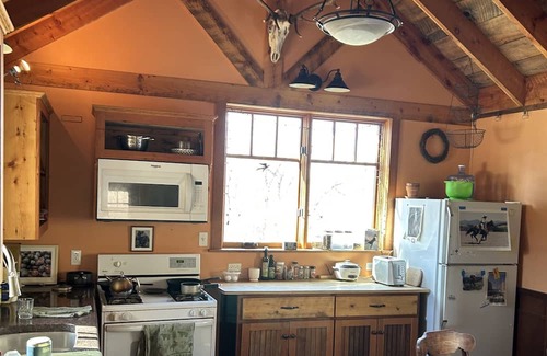 Bozeman Cabin | Jack Bean Homestead cabin 1 mile east of Bozeman.