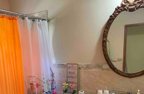 Whitehouse House | Mini Cozy Lodging