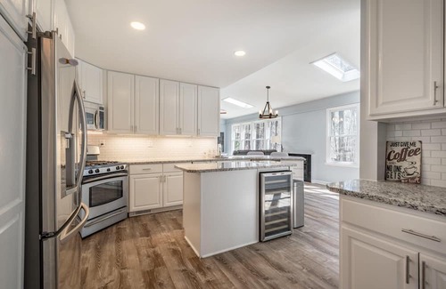 Chapel Hill House | Best Location Luxury 3 BD Escape Near Airport
