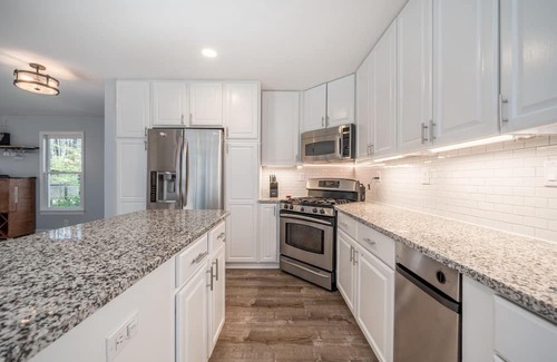 Chapel Hill House | Best Location Luxury 3 BD Escape Near Airport