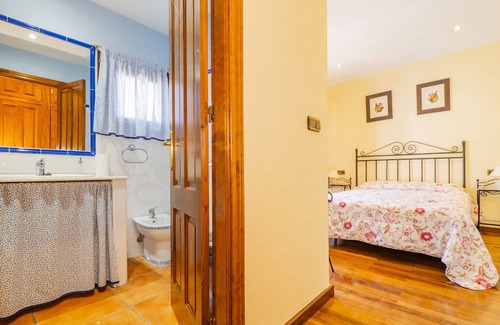 Zafarraya Cottage | Cubo's La Casa de Tita Elvira Family 16 PAX / community pool / adapted bathroom / free wifi