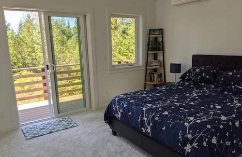 Adelma Beach House | Loft-style 2 bed/2 bath home