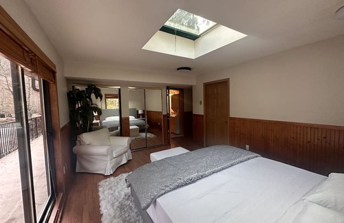 Sardis House | 3 Bedroom 2 Bathroom Waterfront Cabin on the River W/ Mini Loft W Fire Pit