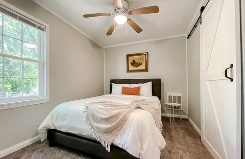West Central Apartment | Sleepover: Peaceful 1BD/1BA- Downtown Springfield