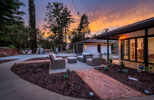 Fallbrook House | Relaxing hideaway just steps from Monserate winery!