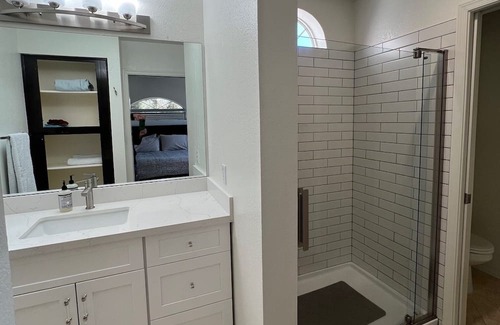 Monterey Point Condo | Lakeside 2-bedroom condo with WiFi, pool and fitness room in lovely Scottsdale