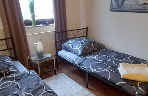 Rugendorf Apartment | Gemütliche neu Renovierte 80 m2 Ferienwohnung, Auch für Monteure