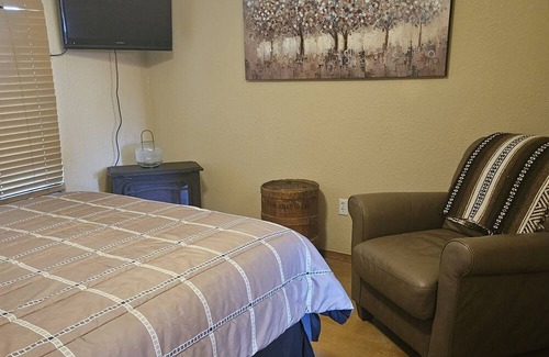 Silver Creek Village House | 3 separate suites with 4 bedrooms overlooking Lake Buchanan in gated property.