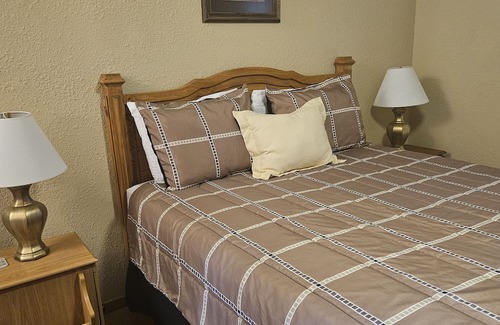Silver Creek Village House | 3 separate suites with 4 bedrooms overlooking Lake Buchanan in gated property.