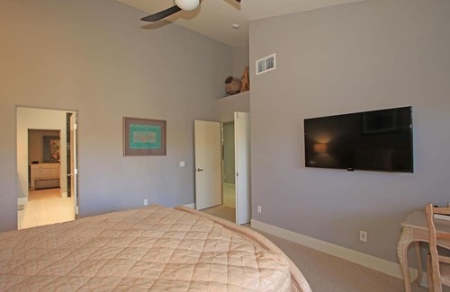 Palm Desert Condo | Modern, cozy, spacious desert villa in Palm Valley w/ pool/hot tub & golf course