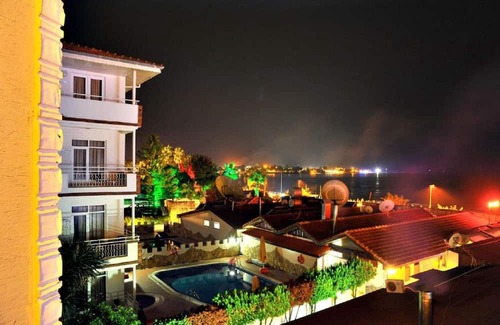 Side Apartment | Beach front apartment close to centre of Side with all you desire sleeps up to 4