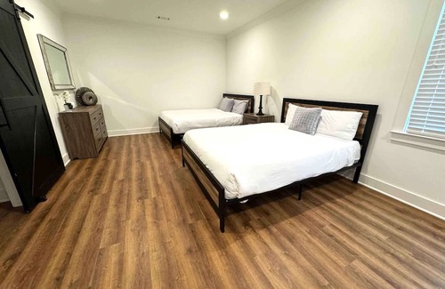 Home Park House | Spacious Luxury Home in Atlanta!